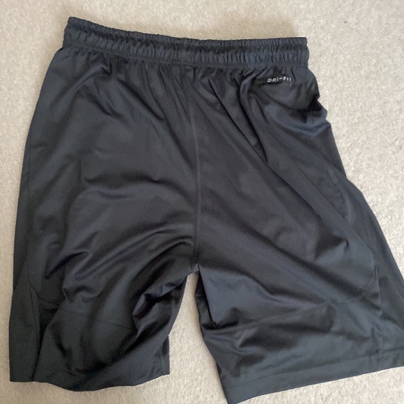 Nike Large Grey Dri Fit Shorts - Picture 3 of 4